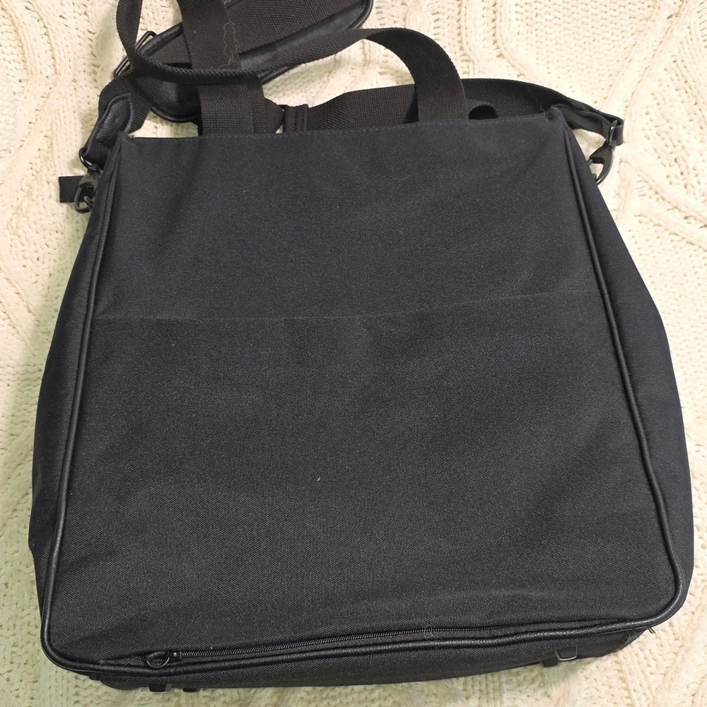 Black Laptop Tote Bag with Shoulder Strap -